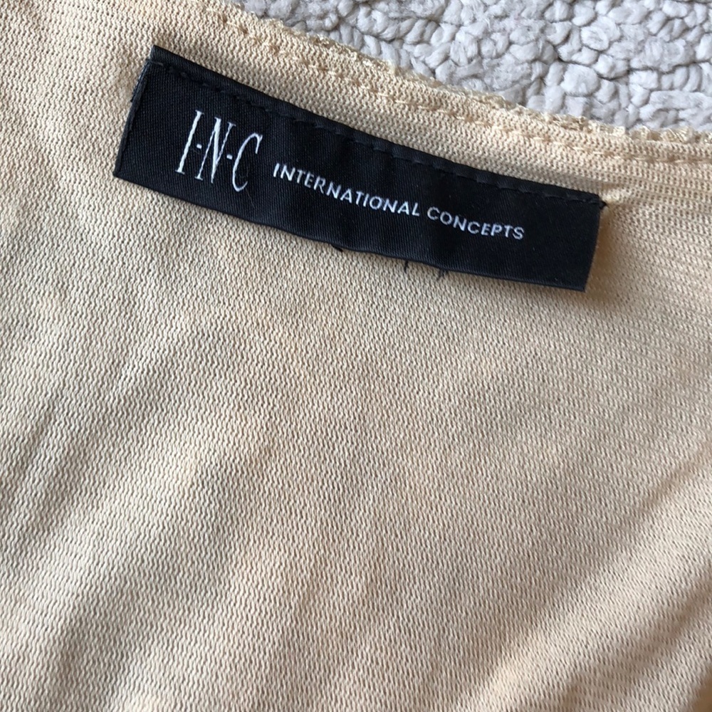 INC Pretty lacy stretchy pale yellow top - Picture 5 of 7